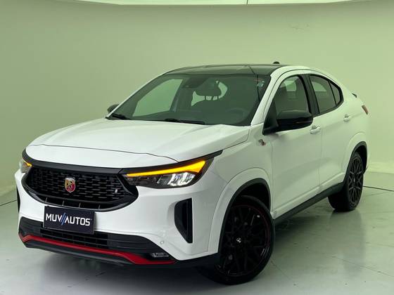 FIAT FASTBACK 1.3 TURBO 270 FLEX ABARTH AT6 FIAT FASTBACK 1.3 TURBO 270 FLEX ABARTH AT6